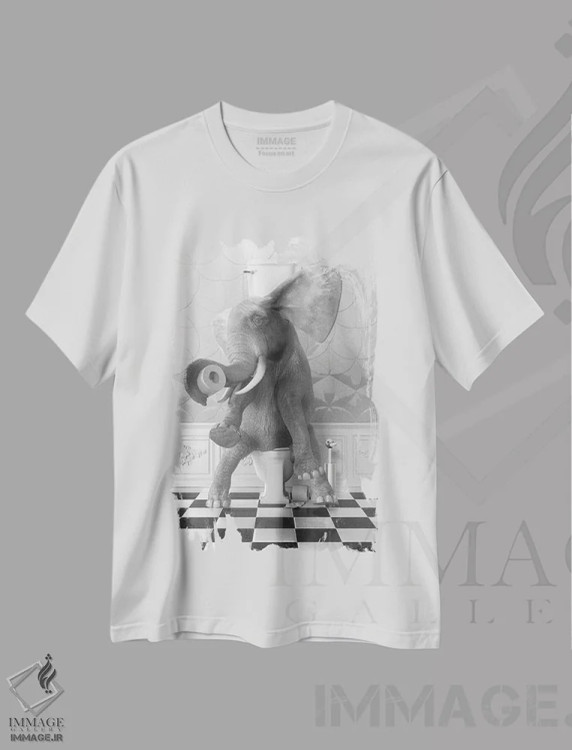 تیشرت سفید طرح دار فیل روی توالت، هنر دیجیتال سیاه و سفید اثر جوفری فیلیپ | فروشگاه ایماژ