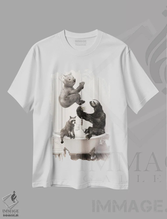 تیشرت سفید طرح دار تنبل و کوالا در حمام، هنر دیجیتال اثر جوفری فیلیپ | immage.ir