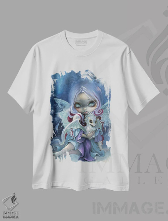 تیشرت سفید طرح دار اژدهای کوچک زمستانی، دکوراسیون جایگزین اثر جزمین بکِت-گریفیت | فروشگاه ایماژ