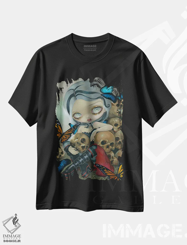 تیشرت مشکی طرح دار پروانه ها و استخوان ها، دکوراسیون جایگزین اثر جزمین بکِت-گریفیت | immage.ir