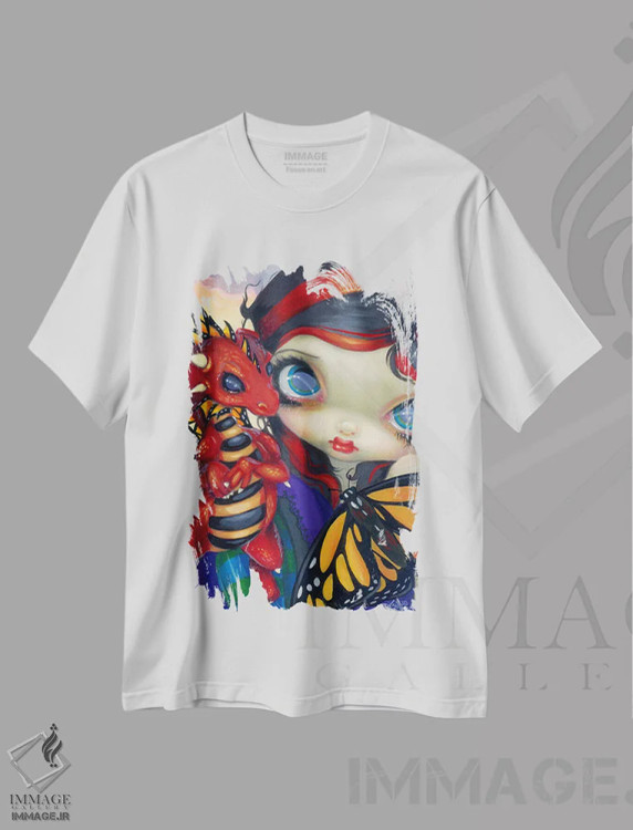 تیشرت سفید طرح دار اژدهای کوچک عزیز، دکوراسیون جایگزین اثر جزمین بکِت-گریفیت | immage.ir