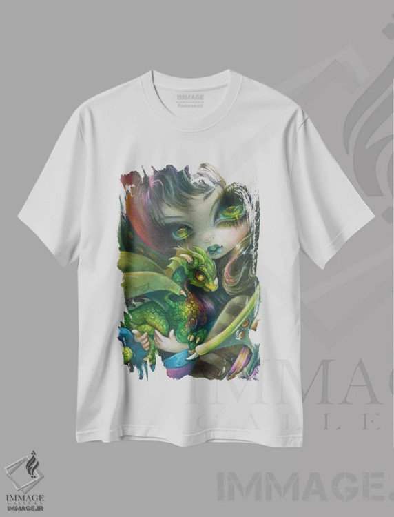 تیشرت سفید طرح دار اژدهای کوچک عزیز، دکوراسیون جایگزین اثر جزمین بکِت-گریفیت | فروشگاه ایماژ