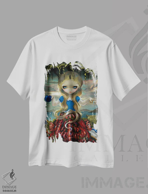 تیشرت سفید طرح دار آلیس با لباس دالی، دکوراسیون جایگزین اثر جزمین بکِت-گریفیت | immage.ir