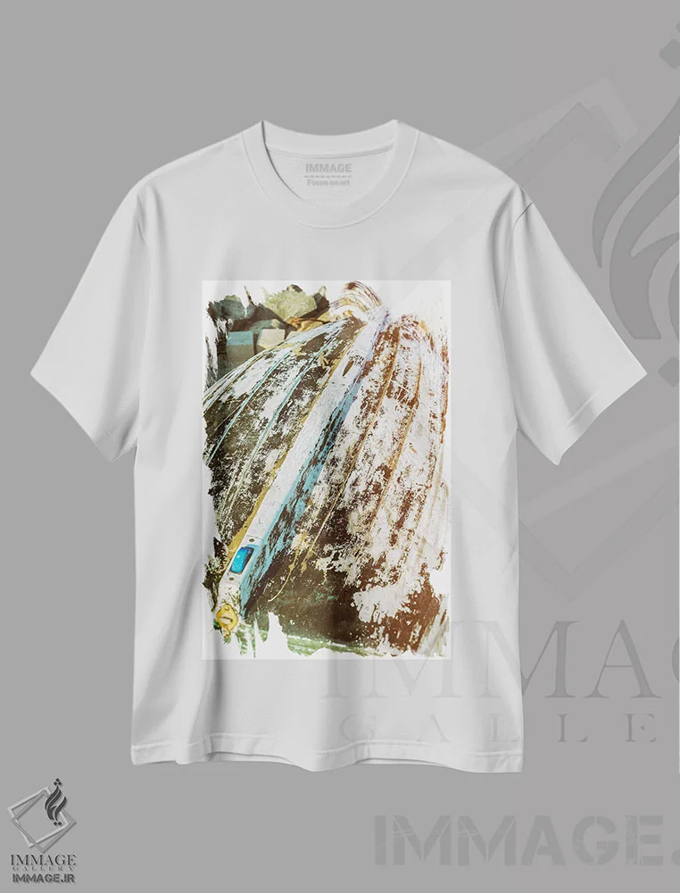 تیشرت سفید طرح دار دسته گل روز شنبه، تزئینی اثر جِنل براگ | immage.ir