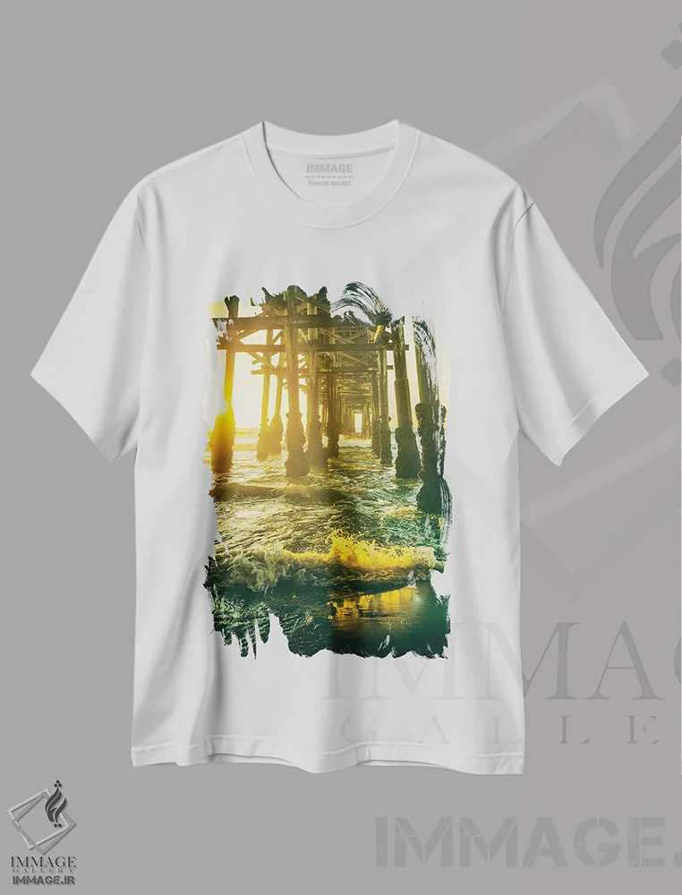 تیشرت سفید طرح دار موج سواری زیر اسکله، مدیوم اثر جوزف اس. جیاکالونه | immage.ir