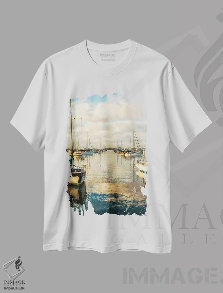 تیشرت سفید طرح دار San Diego Harbor,صبح با رنگ مسی، بندر سن دیگو، مدیوم اثر جوزف اس. جیاکالونه | immage.ir