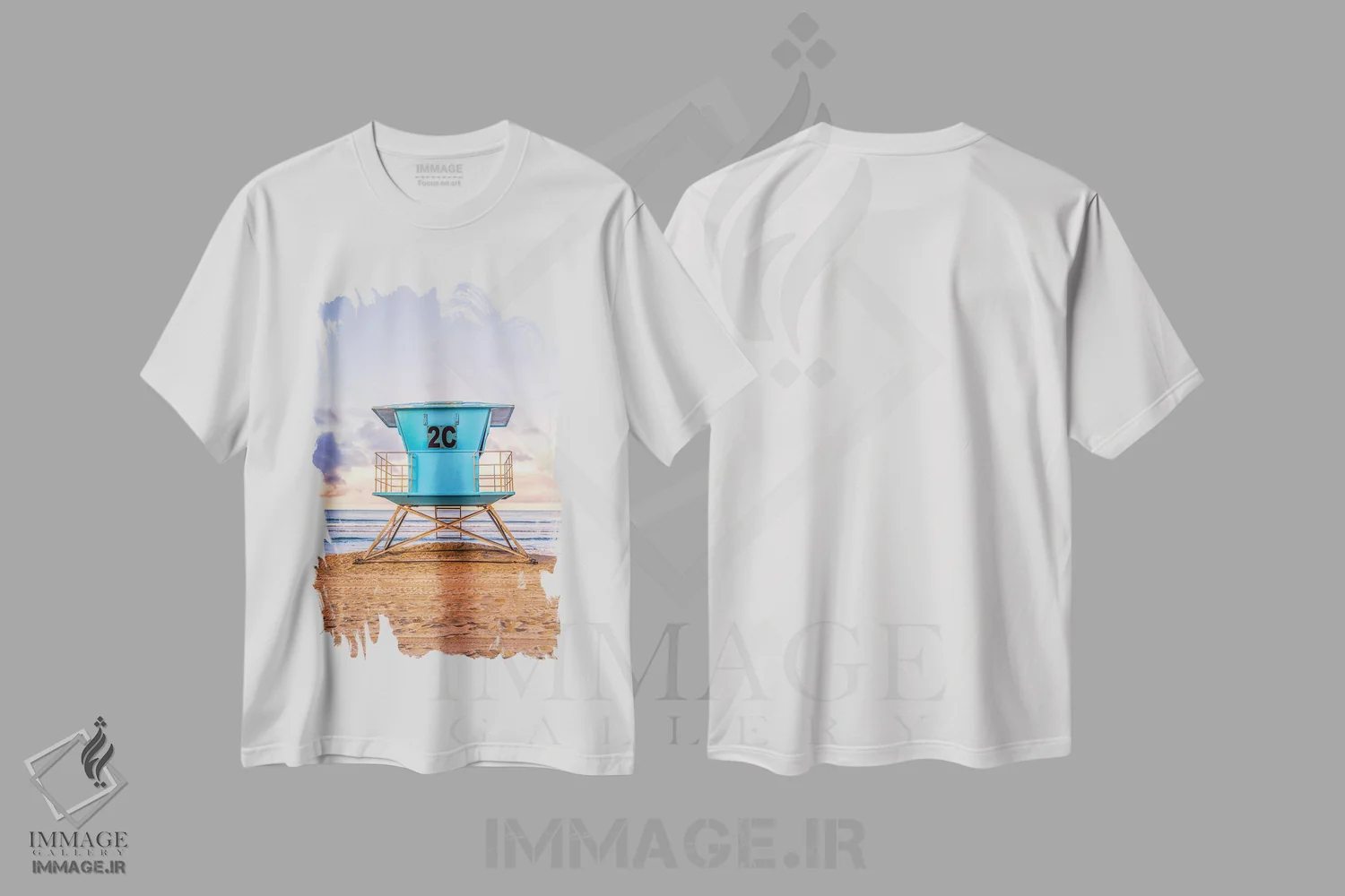 تیشرت سفید طرح دار ۲C در ساحل مرکزی کرونادو، مدیوم اثر جوزف اس. جیاکالونه | فروشگاه ایماژ
