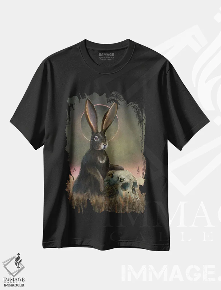 تیشرت مشکی طرح دار جبروکی، هنر فاخر معاصر اثر جولیانا لوومر | immage.ir