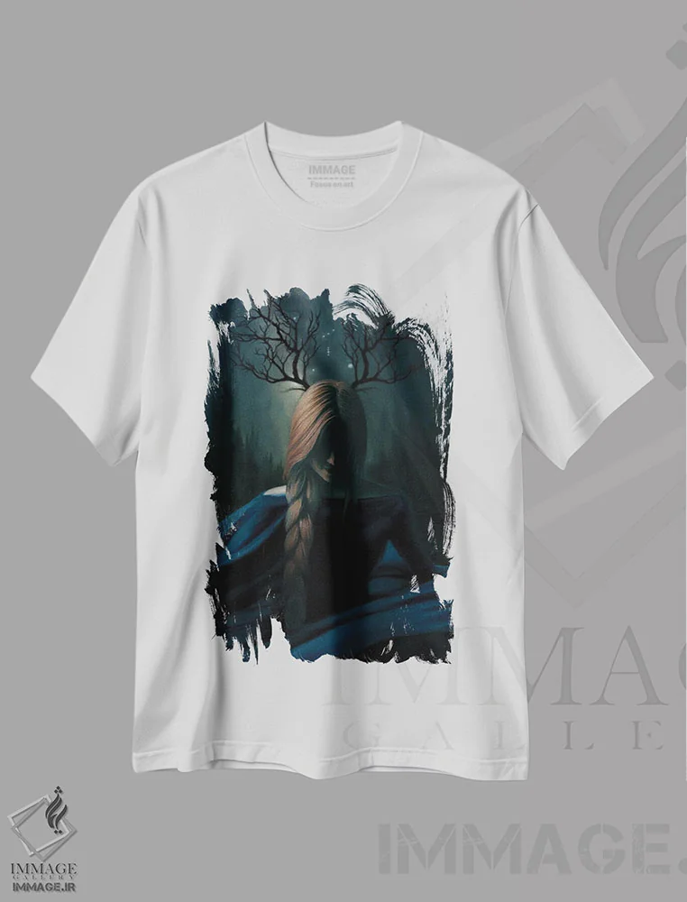 تیشرت سفید طرح دار رقصندهٔ شب، هنر فاخر معاصر اثر جولیانا لوومر | immage.ir
