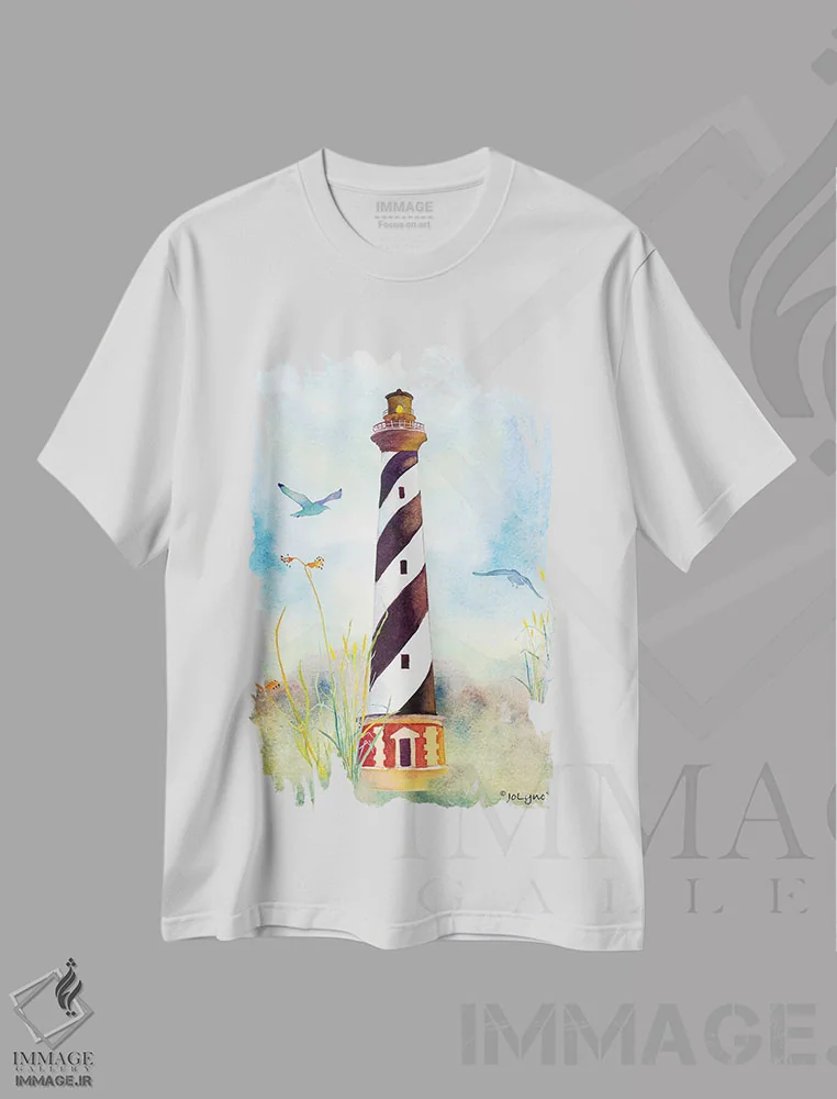 تیشرت سفید طرح دار فانوس دریایی کیپ هترس دو، تزئینی اثر جو لینچ | فروشگاه ایماژ
