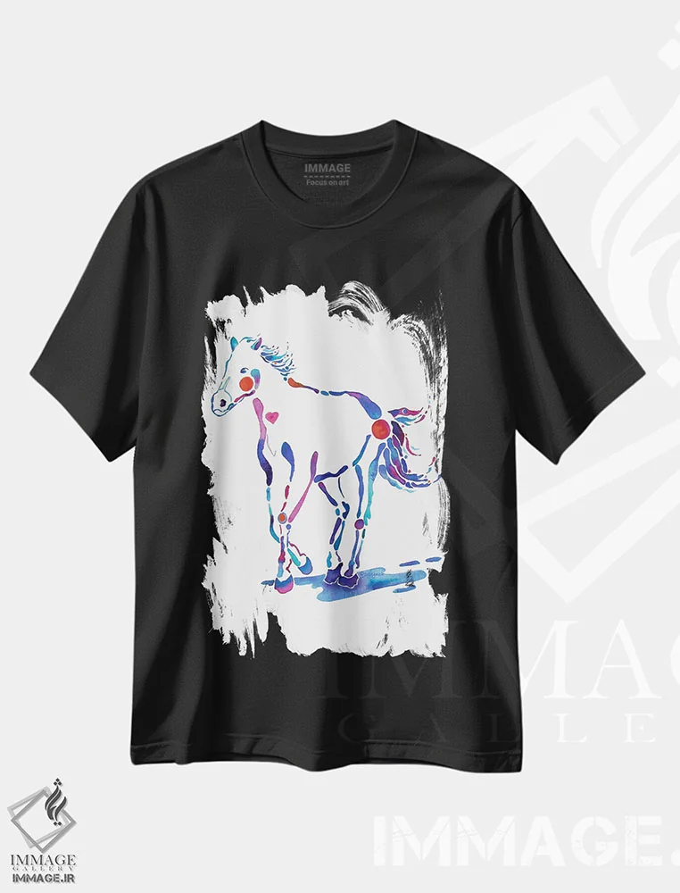 تیشرت مشکی طرح دار کُره اسب، تزئینی اثر جو لینچ | immage.ir