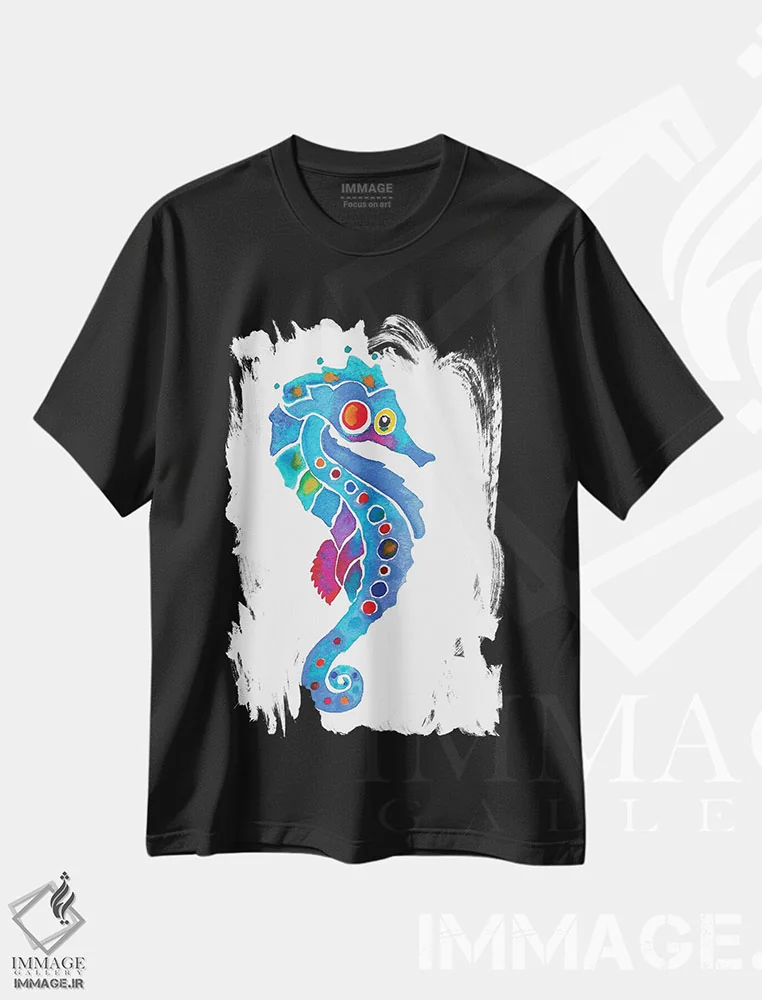 تیشرت مشکی طرح دار اسب دریایی شماره دو، دکور ساحلی اثر جو لینچ | immage.ir