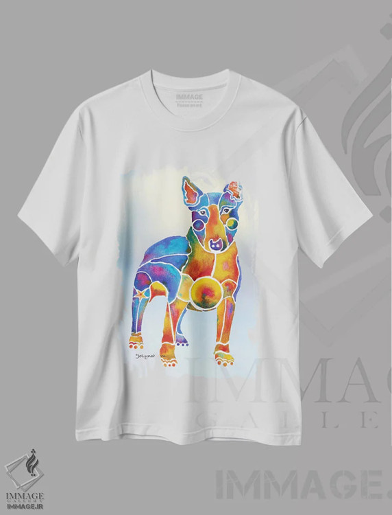 تیشرت سفید طرح دار سگ بول تریر روی پس زمینه، دکور معاصر اثر جو لینچ | فروشگاه ایماژ