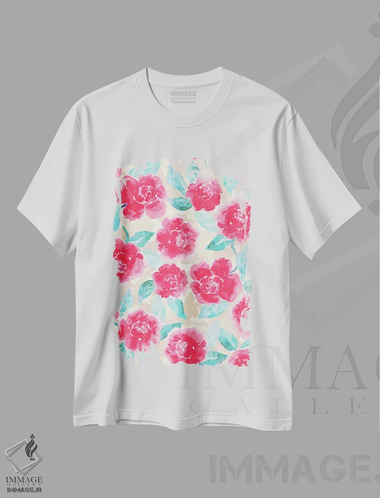 تیشرت سفید طرح دار شکوفه های صدتومانی خانه روستایی صورتی، هنر فاخر معاصر اثر ژاکلین مالدونادو | immage.ir