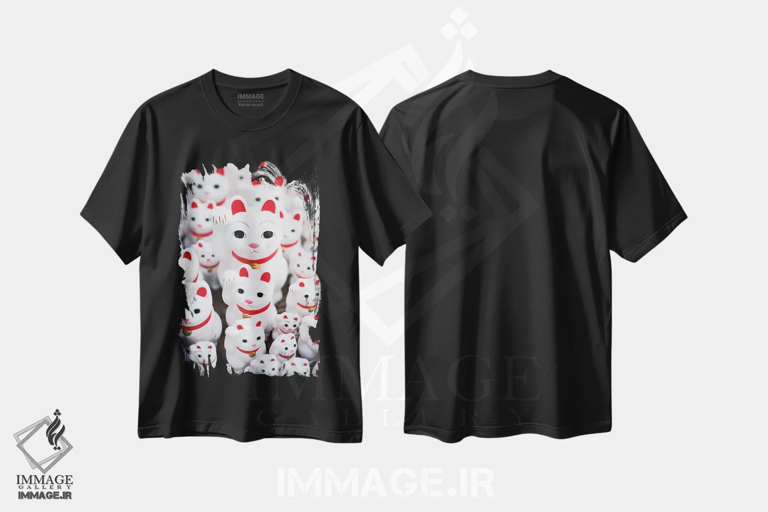 تیشرت مشکی طرح دار مجسمهٔ گربه مانکینکو به عنوان نشانه ای از خوش شانسی، مدیوم اثر یان بکه | immage.ir