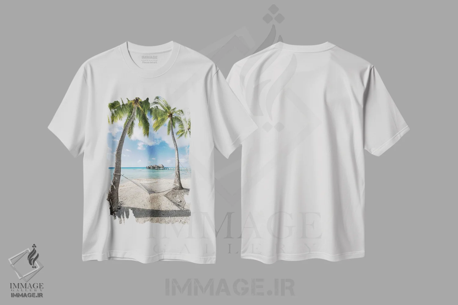 تیشرت سفید طرح دار تعطیلات تابستانی در تخت آویز در جزیره گرمسیری در مالدیو، مدیوم اثر یان بکه | فروشگاه ایماژ