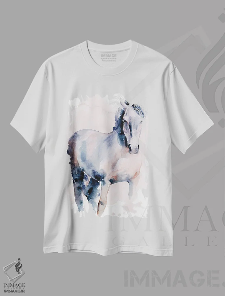 تیشرت سفید طرح دار اسب به سبک آبرنگ ۱، مدیوم اثر جنیفر پکستون پارکر | immage.ir
