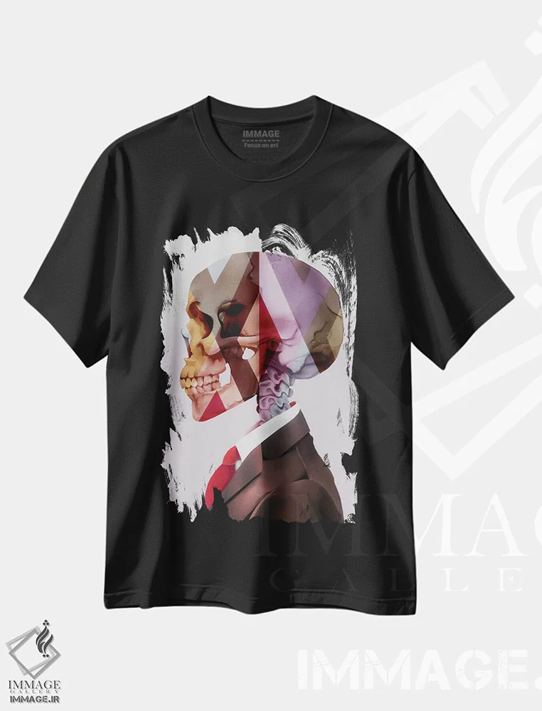 تیشرت مشکی طرح دار کراوات قرمز، تزئینی اثر جولیو روسی | immage.ir