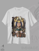 تیشرت سفید طرح دار ملکه نفرین شدگان، دکوراسیون جایگزین اثر جولیو روسی | immage.ir