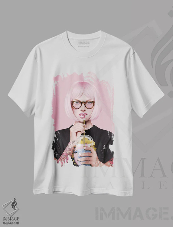 تیشرت سفید طرح دار تی چیه، دکوراسیون جایگزین اثر جولیو روسی | immage.ir