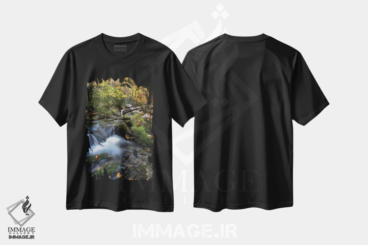 تیشرت مشکی طرح دار نهر آرامش بخش، مدیوم اثر عکاسی جاناتان راس | immage.ir