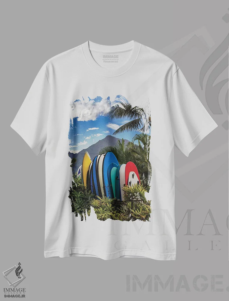 تیشرت سفید طرح دار هنگ تن، مدیوم اثر عکاسی جاناتان راس | immage.ir