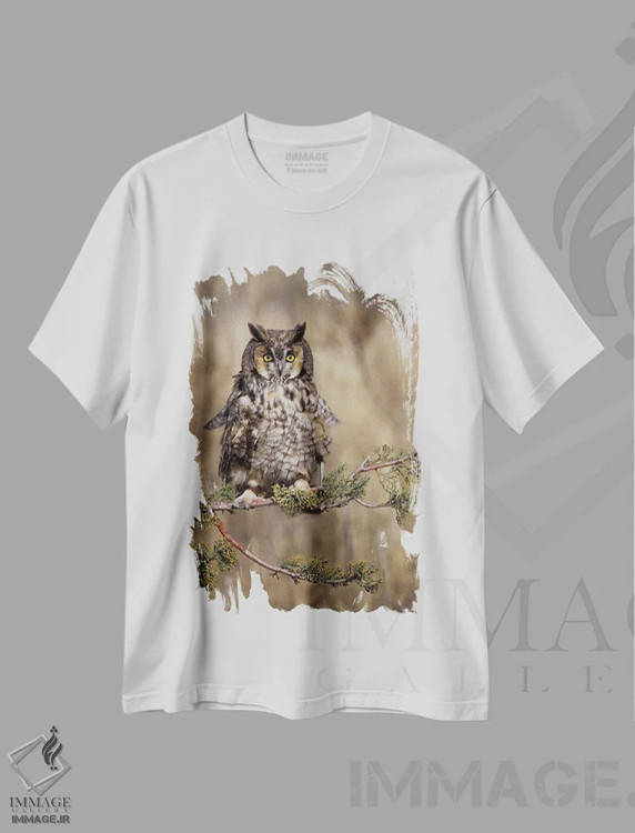 تیشرت سفید طرح دار ببین چه کسی آنجاست، مدیوم اثر عکاسی جاناتان راس | فروشگاه ایماژ