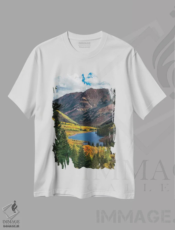 تیشرت سفید طرح دار قله های باشکوه ابری، مدیوم اثر عکاسی جاناتان راس | immage.ir