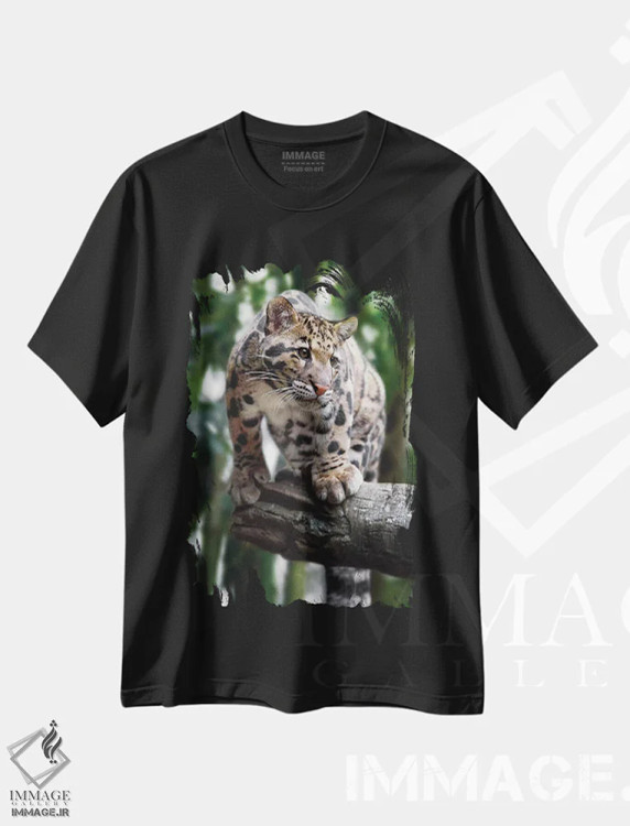 تیشرت مشکی طرح دار آماده برای حمله، مدیوم اثر عکاسی جاناتان راس | immage.ir