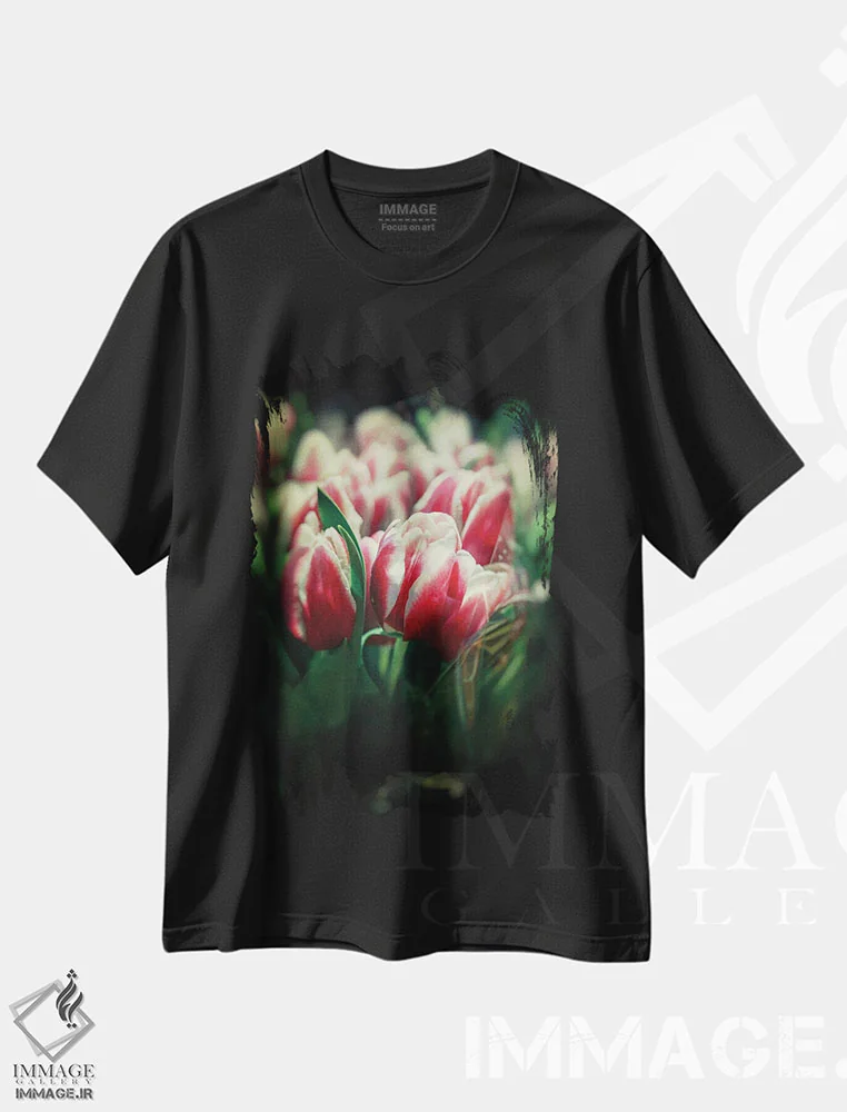 تیشرت مشکی طرح دار دسته گل های لاله، مدیوم اثر جین ریکس | immage.ir