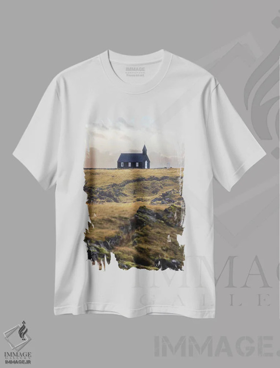 تیشرت سفید طرح دار کلیسای سیاه بوداکیرکیا در طلوع آفتاب، ایسلند، مدیوم اثر جین ریکس | immage.ir