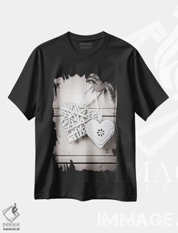 تیشرت مشکی طرح دار قلب های قدیمی در رنگ های قهوه ای رترو، مدیوم اثر جین ریکس | immage.ir