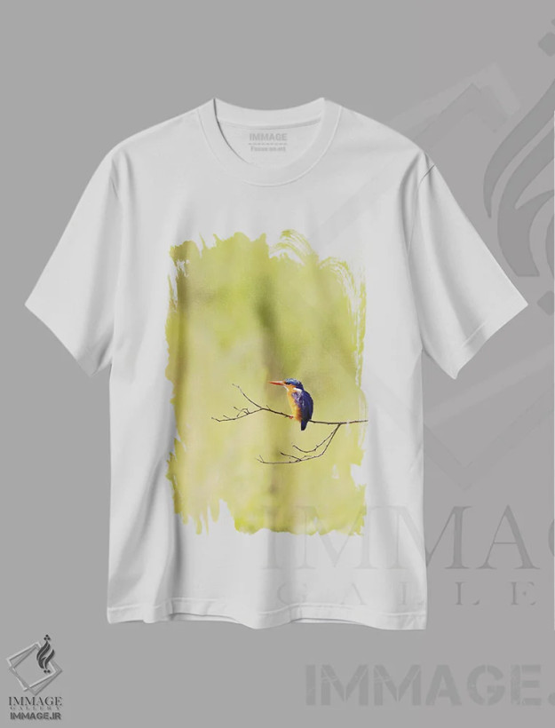 تیشرت سفید طرح دار مرغ ماهی خوار مالاکیت در اوگاندا، مدیوم اثر جین ریکس | فروشگاه ایماژ