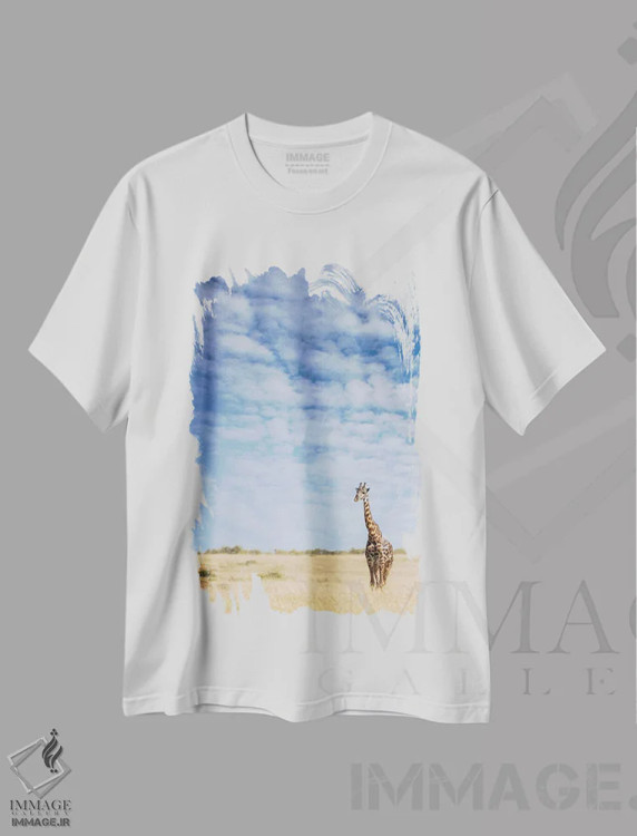تیشرت سفید طرح دار Kenya,زرافه ایستاده در علفزارهای بلند ماسایی مارا، کنیا، مدیوم اثر جین ریکس | immage.ir