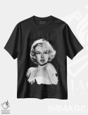 تیشرت مشکی طرح دار مرلین پری مانند، تزئینی اثر جری مایکلز | immage.ir