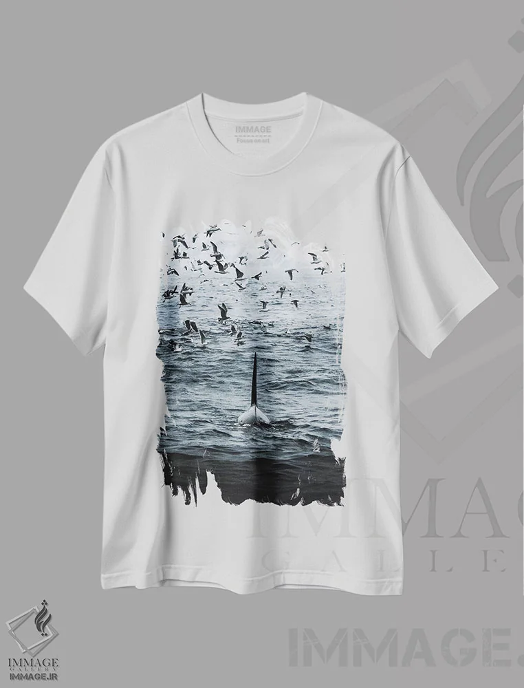 تیشرت سفید طرح دار سوار طوفان، مدیوم اثر جو شاتر | immage.ir