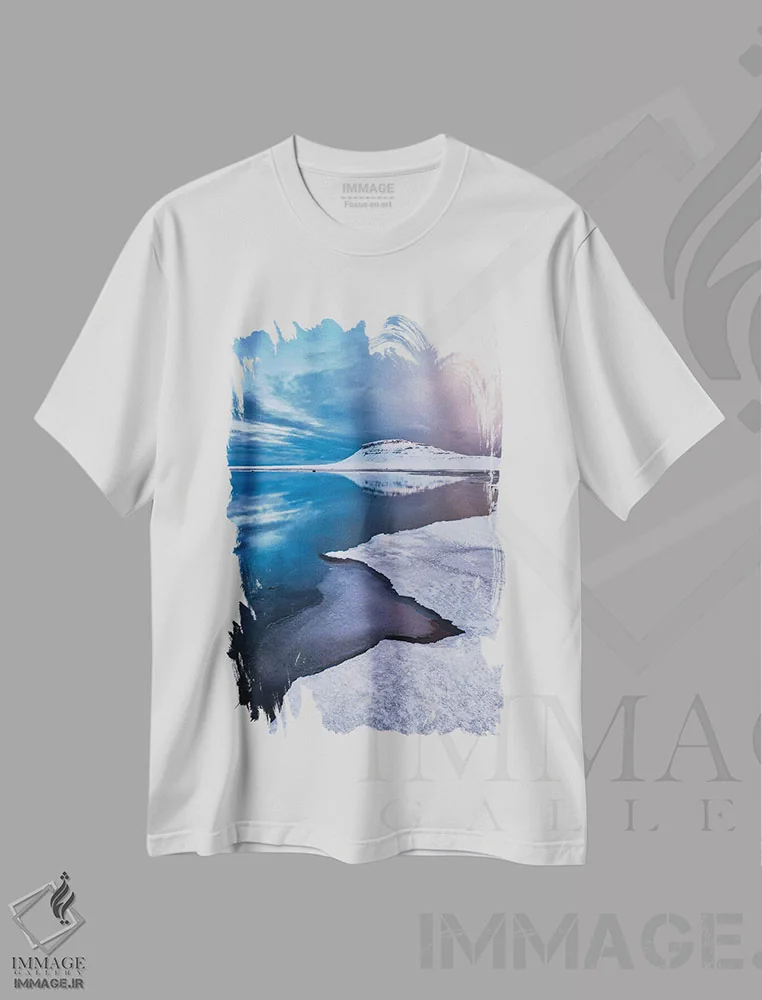 تیشرت سفید طرح دار خطوط سفید، دکور تعطیلات اثر جو شاتر | فروشگاه ایماژ