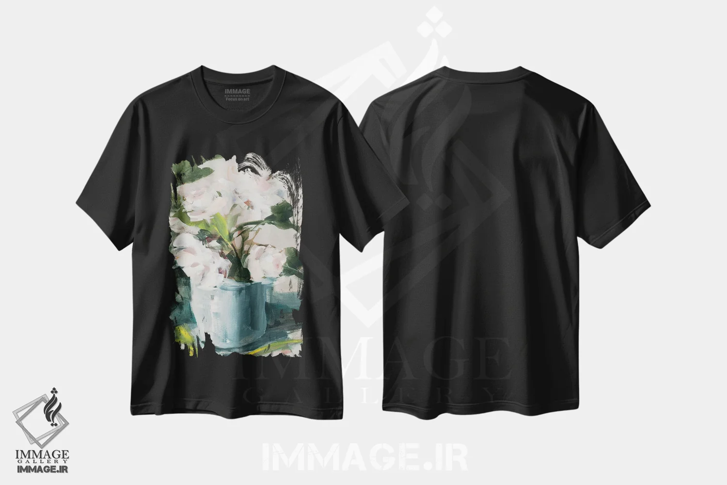 تیشرت مشکی طرح دار گل صدتومانی در گلدان آبی، دکور معاصر اثر جین اسلیوکا | immage.ir