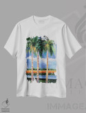 تیشرت سفید طرح دار ساحل نخل ها، دکور معاصر اثر جین اسلیوکا | immage.ir