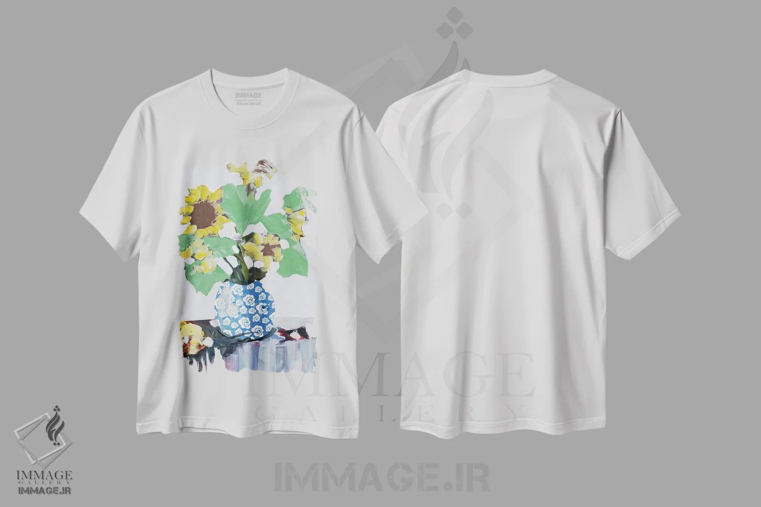 تیشرت سفید طرح دار آفتابگردان ها در گلدان تزیینی، دکور معاصر اثر جین اسلیوکا | فروشگاه ایماژ