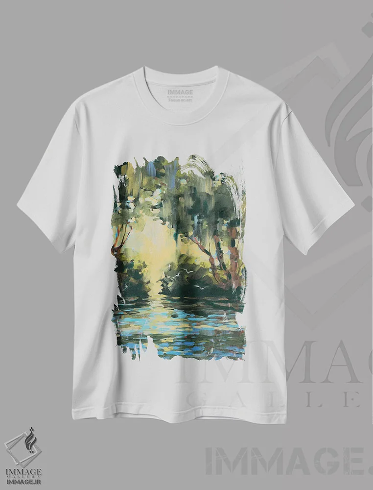 تیشرت سفید طرح دار در عمق جنگل، دکور معاصر اثر جین اسلیوکا | فروشگاه ایماژ