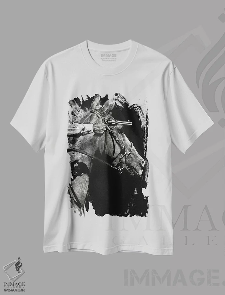 تیشرت سفید طرح دار وسیله فرار ۲، هنر تزئینی سیاه و سفید اثر جولی تی. چاپمن | immage.ir