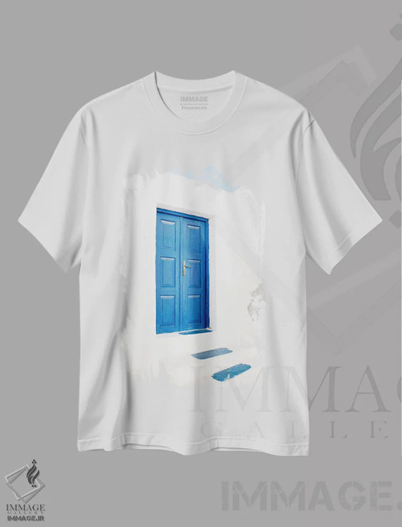 تیشرت سفید طرح دار در آبی سانتورینی، مدیوم اثر جاستین میلتون | immage.ir