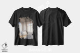 تیشرت مشکی طرح دار عصر شنبه، عکاسی ترکیبی اثر جیمز ترالی | فروشگاه ایماژ
