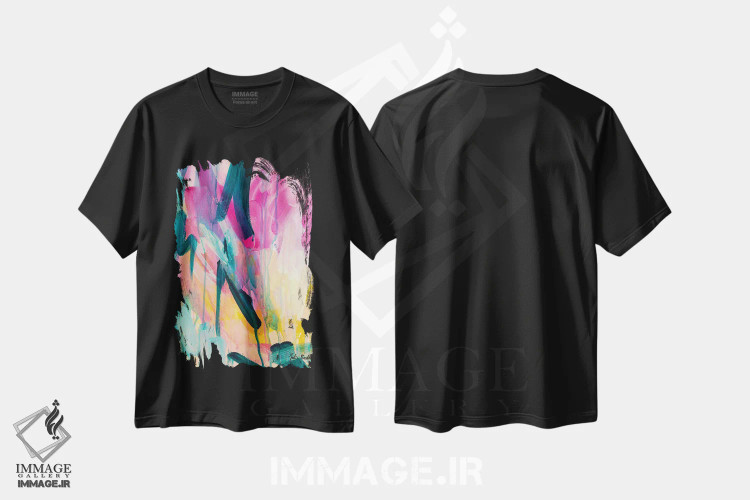 تیشرت مشکی طرح دار همین طور دور می چرخد اثر جولیا بادو | immage.ir