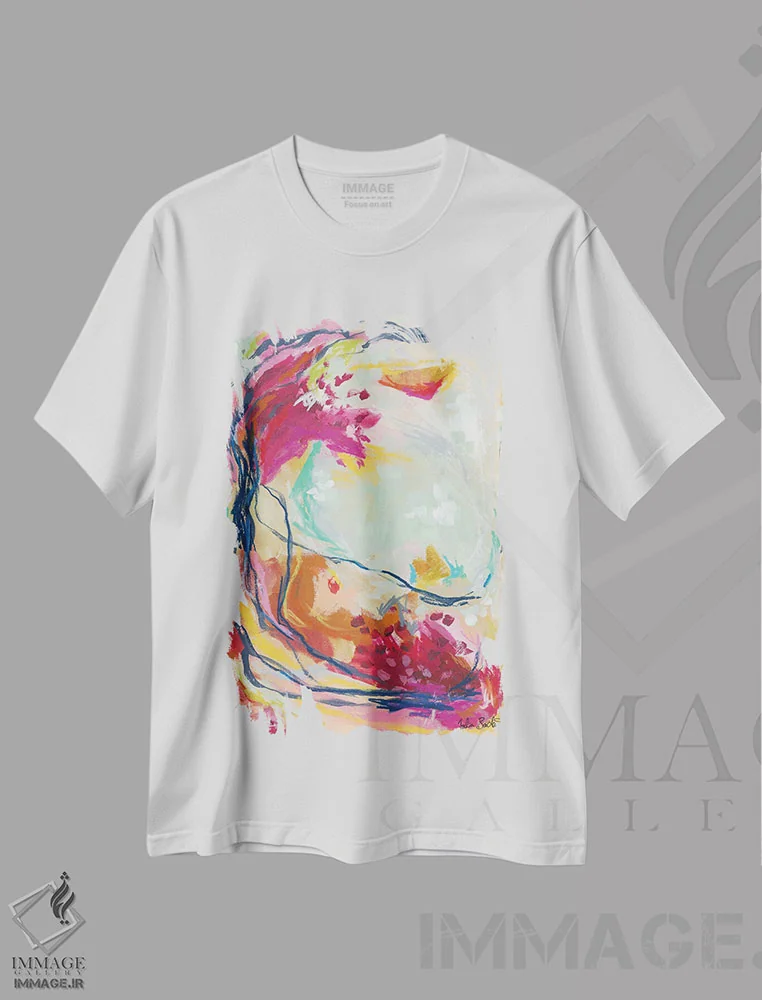 تیشرت سفید طرح دار در راه من اثر جولیا بادو | فروشگاه ایماژ