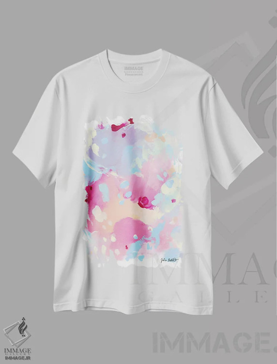 تیشرت سفید طرح دار رویاهای شیرین اثر جولیا بادو | immage.ir