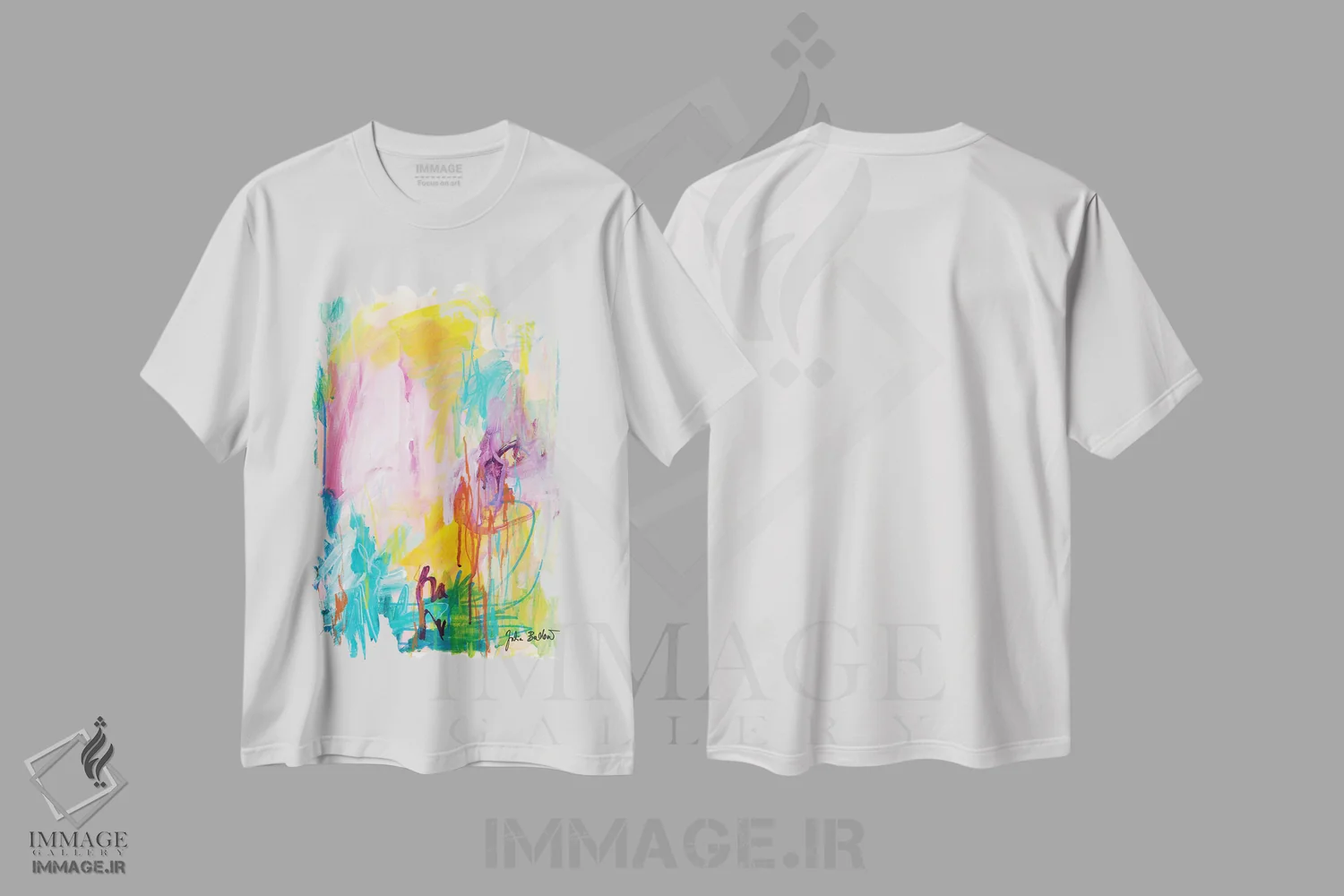 تیشرت سفید طرح دار به درون رفتن اثر جولیا بادو | immage.ir