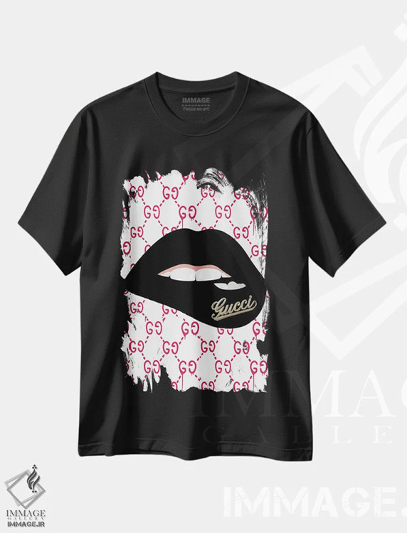 تیشرت مشکی طرح دار لب های گوچی، هنر دیجیتال اثر جولی شریبر | فروشگاه ایماژ