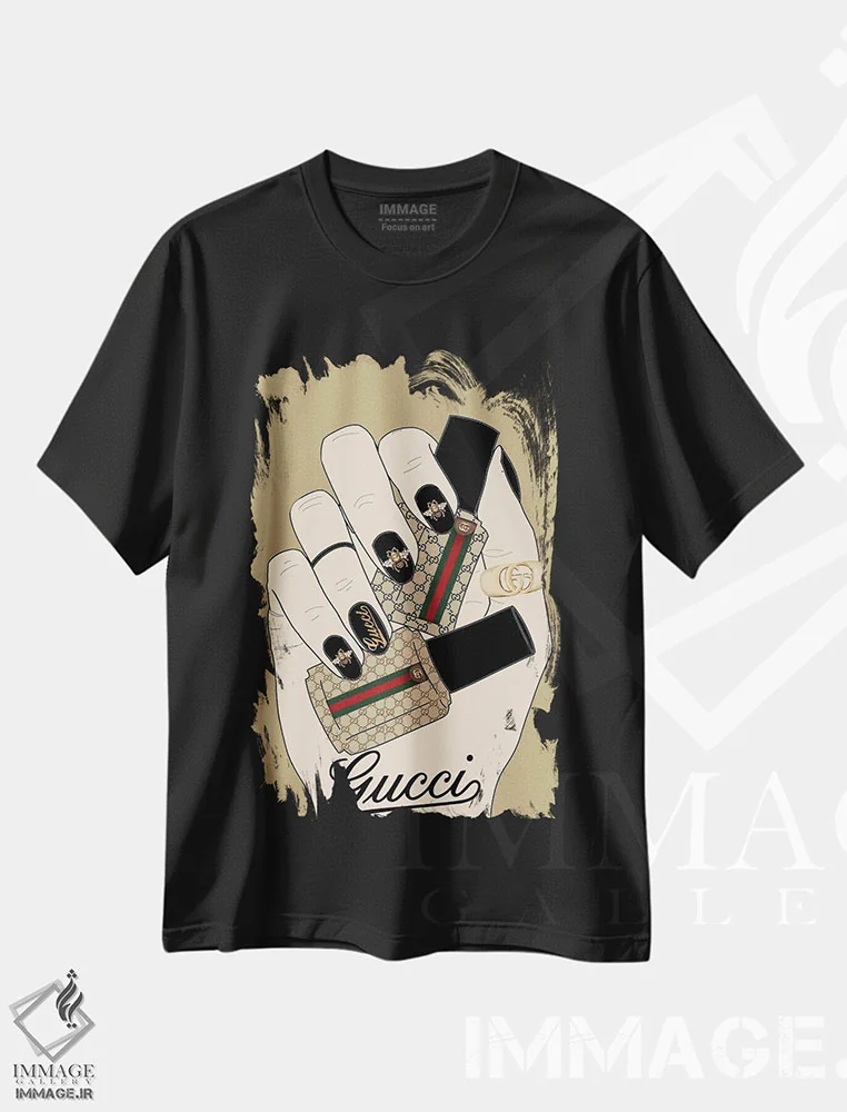 تیشرت مشکی طرح دار ناخن های لاک زده گوچی، دکوراسیون جایگزین اثر جولی شریبر | immage.ir